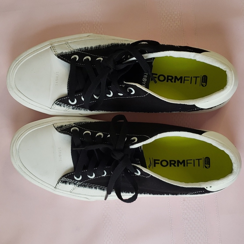 STRAYE black & white converse low top skate shoes w painted details NEW